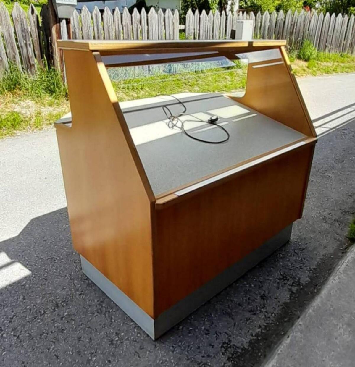 Verkaufsvitrine Vitrine Brot Gemüse 2