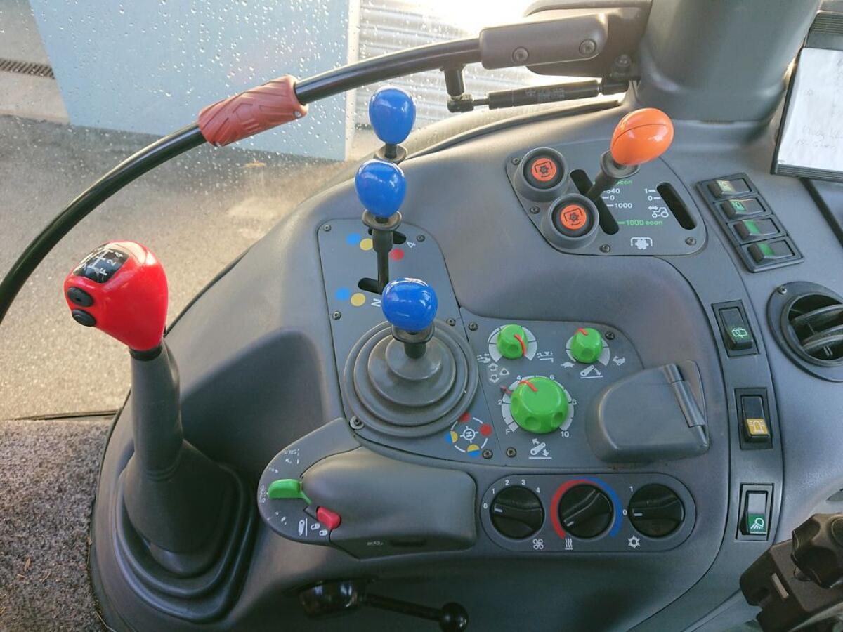 DEUTZ FAHR Agrotron 85 Premium, TOP-Ausstattung 2