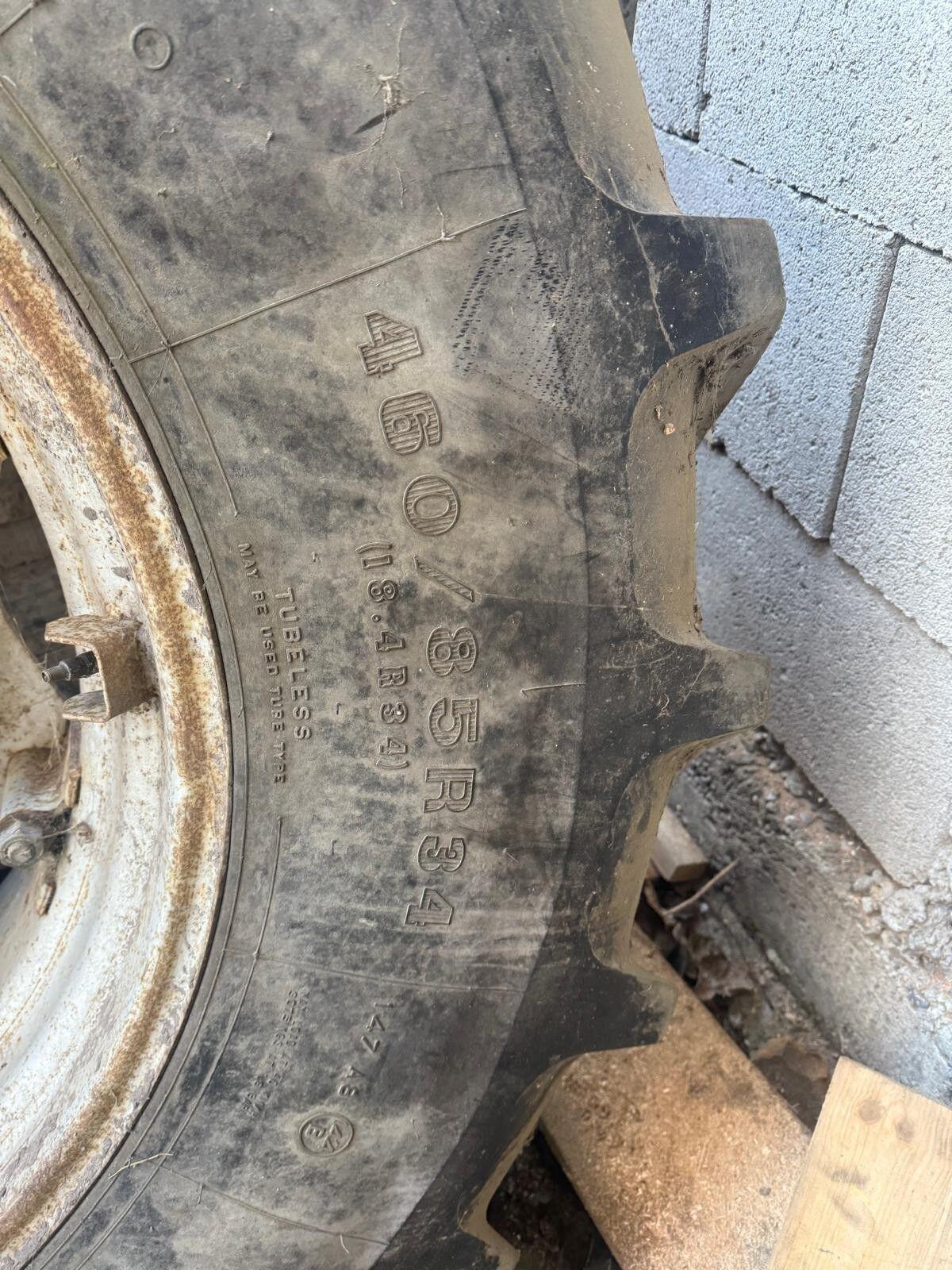 460/85R34 Reifen 18.4R34 3