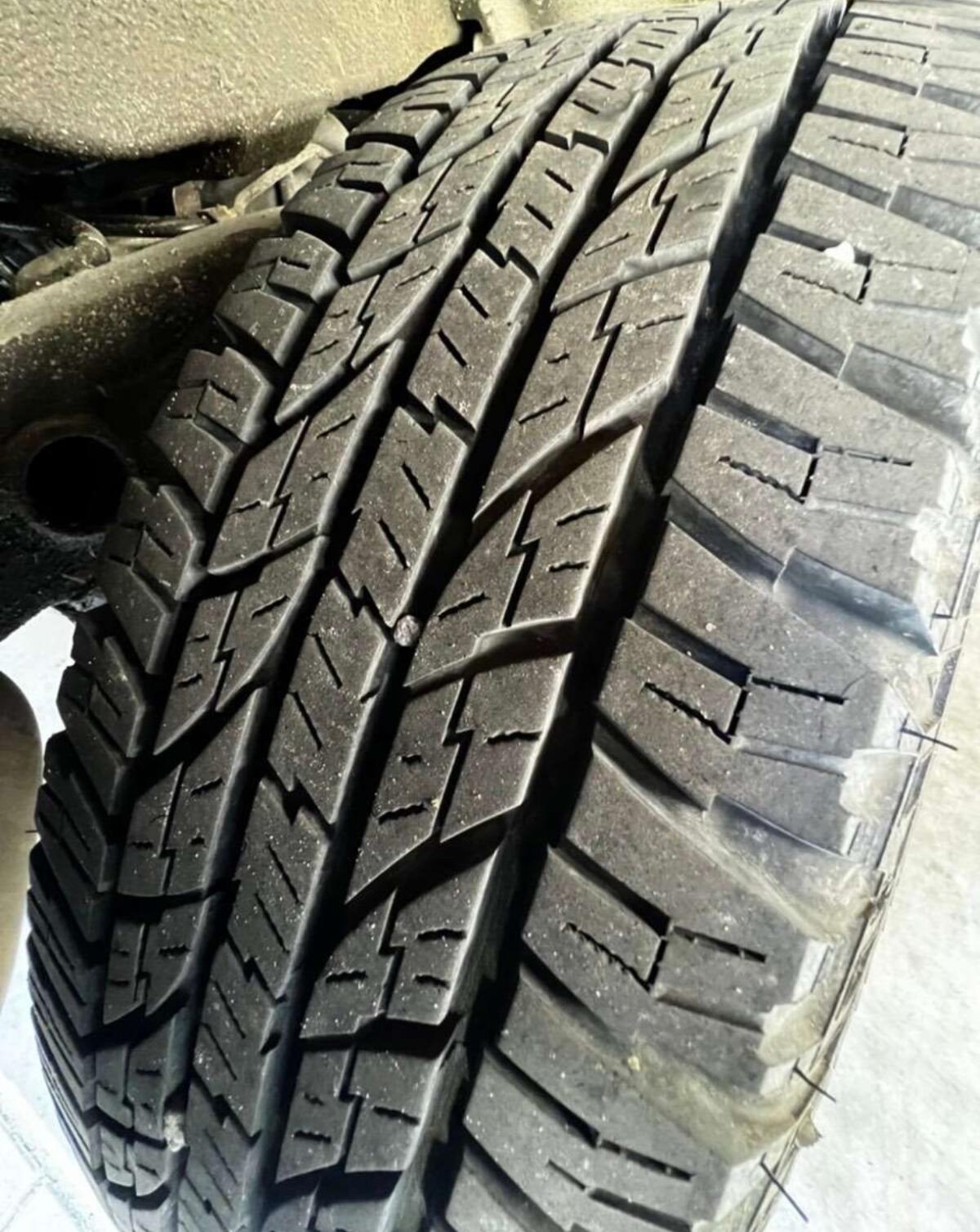 Yokohama Ganzjahresreifen 195/80/15 3