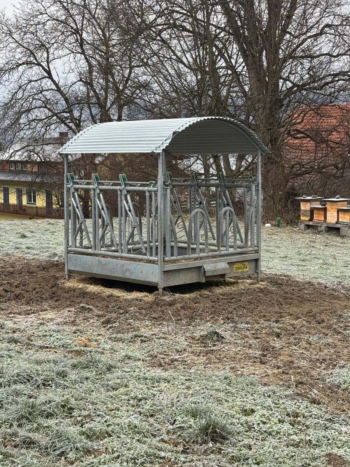 Futterraufe mit Sicherheits-Fangfressgittern PATURA 1