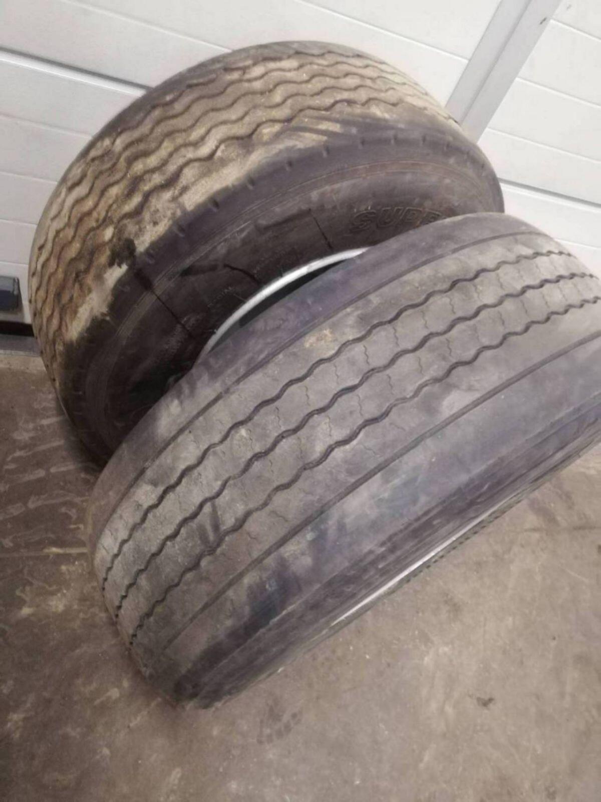 Komplett Kipperreifen 385/65R22,5 8 Loch ET0 3