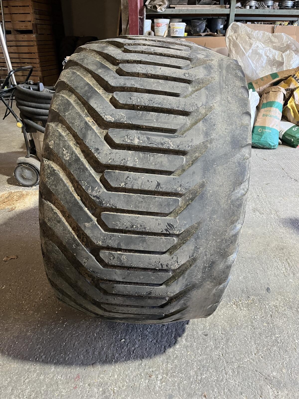 Reifen 700/50-26,5 2