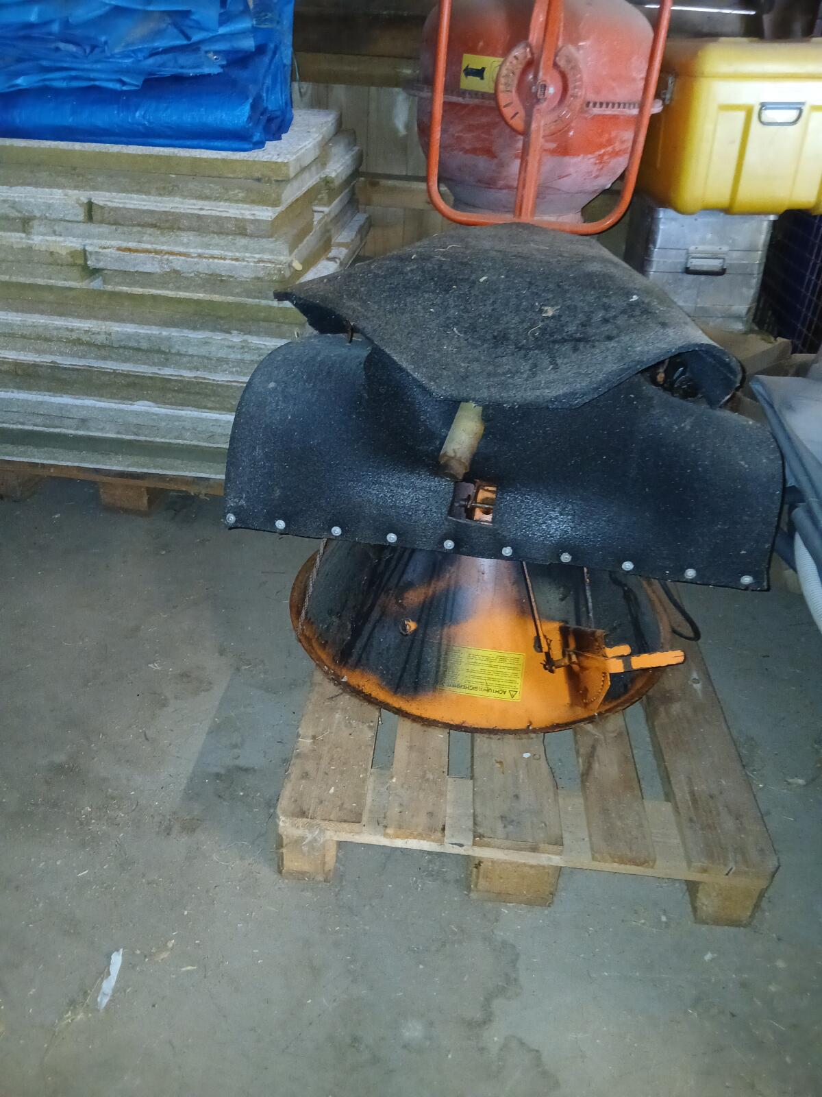 Rauch Salz- und Splitstreuer 1