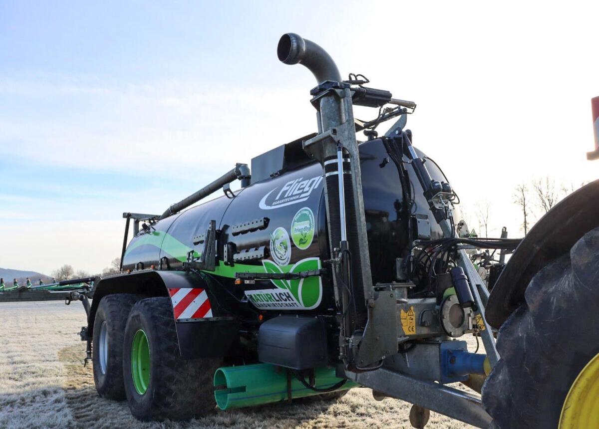 Fliegl Pumpfass Schleppschuh Bomech Kumm 1