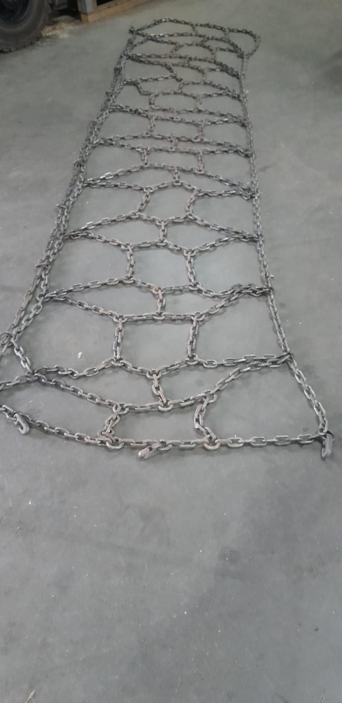 Schneeketten zu verkaufen, passend für 540/65-30 Reifen 3