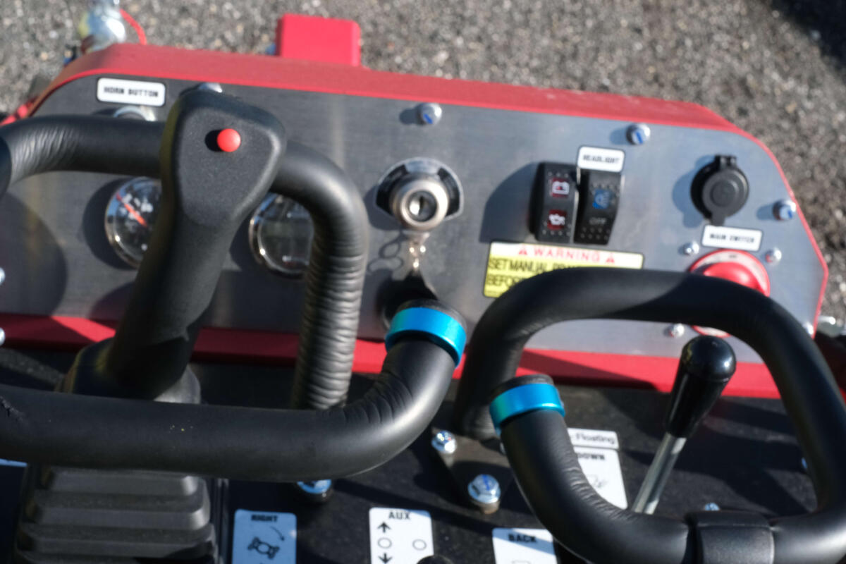 Vmeng VM1000 PRO 25PS Kompaktlader Raupenlader Skidsteer 2