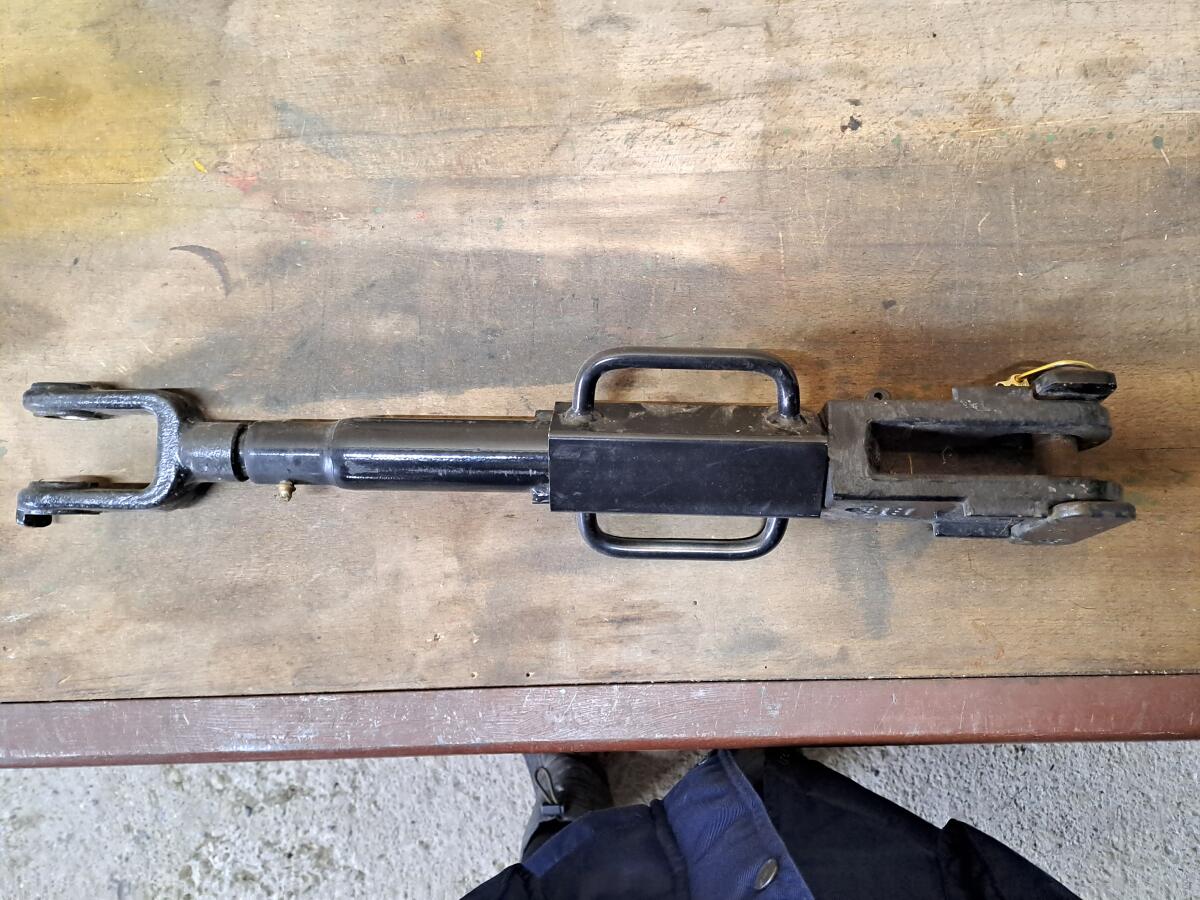 Verstellbare Hubstrebe für Steyr Kompakt & New Holland 3