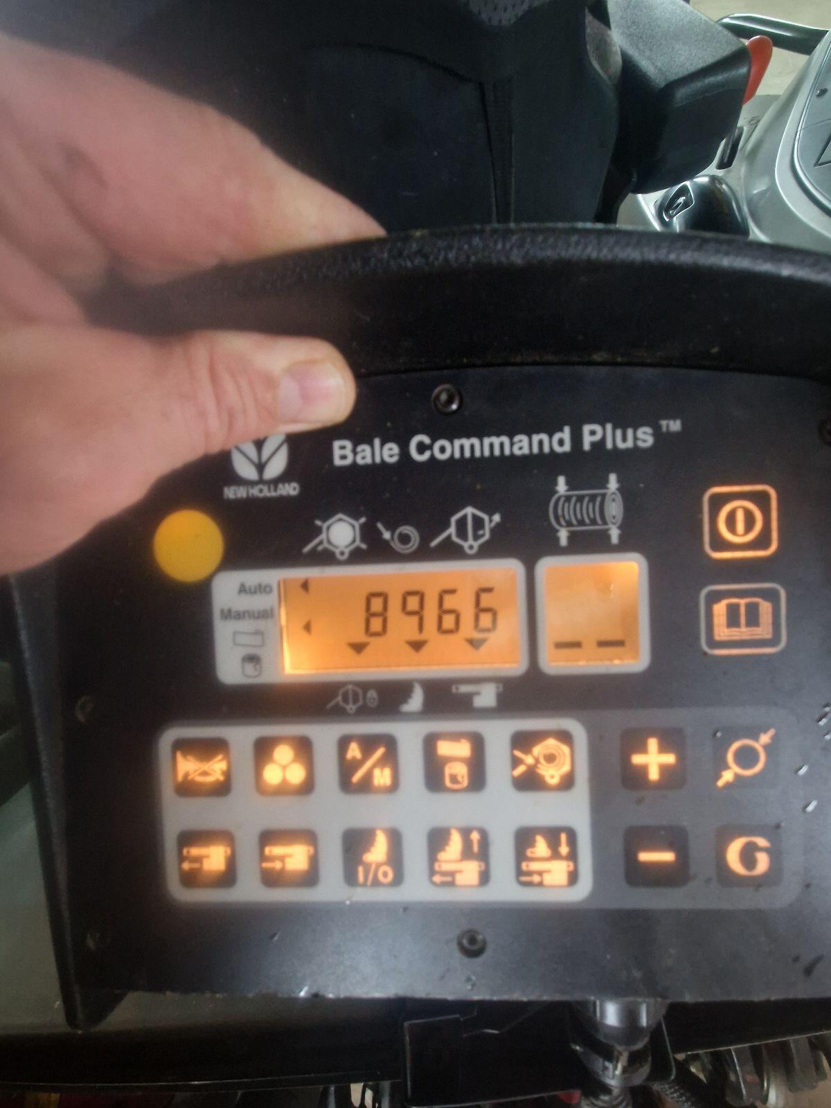 Rundballenpresse New Holland BR 7070 3