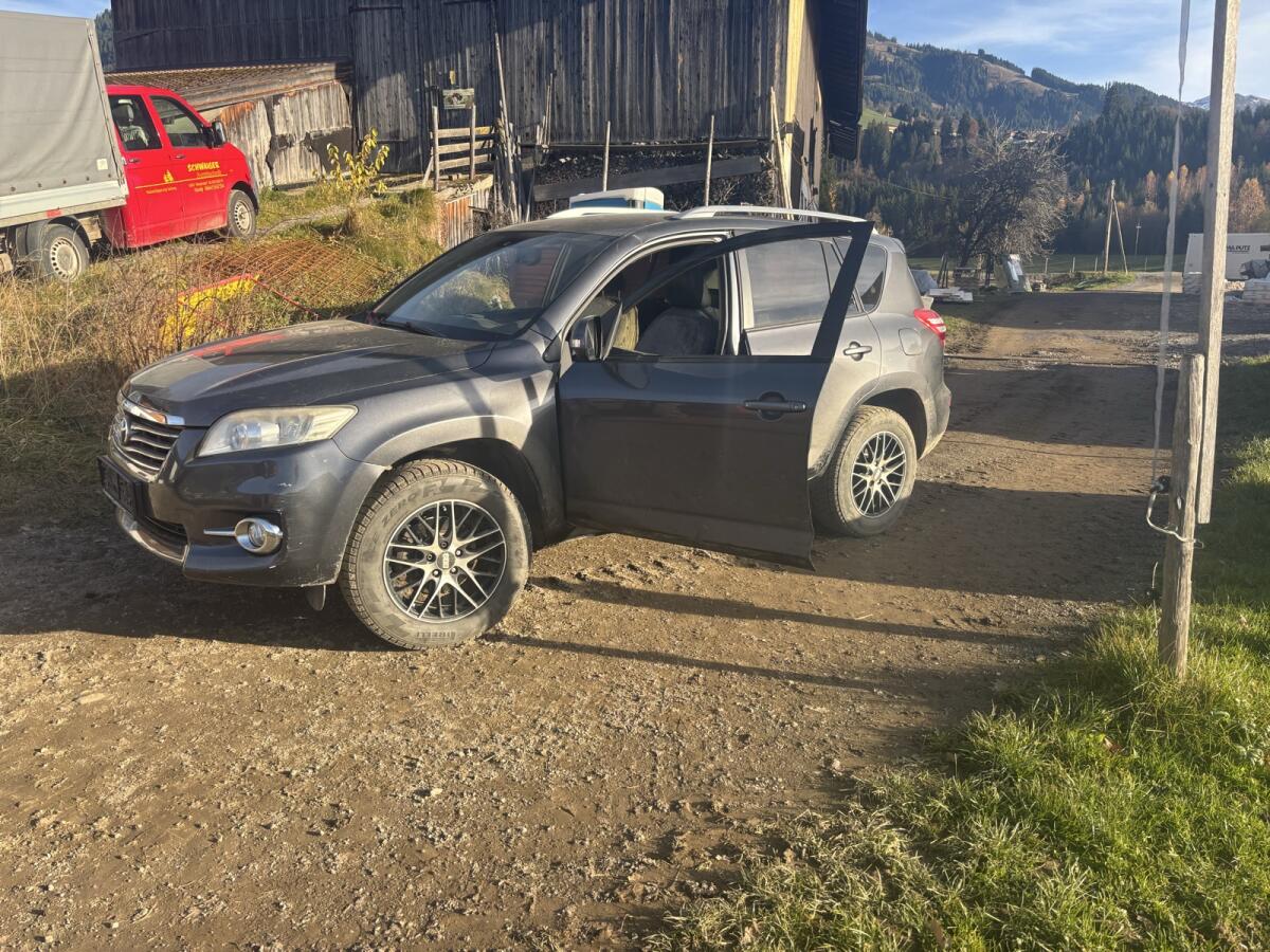 Toyota RAV 4 Pickerl Neu 2