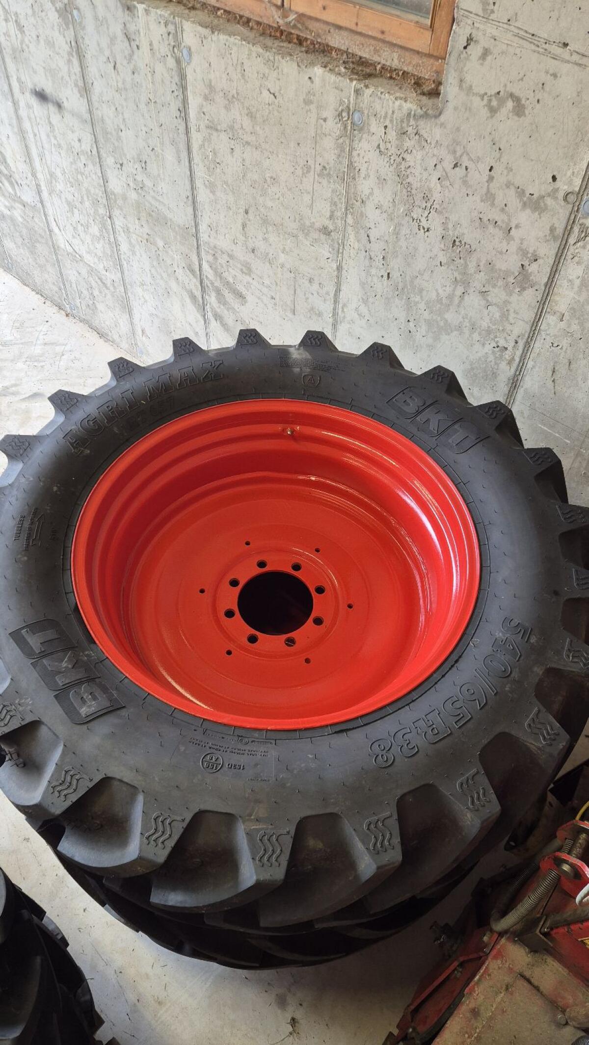 BKT Agrimax 540/65 R38 Kompletträder Fendt 3