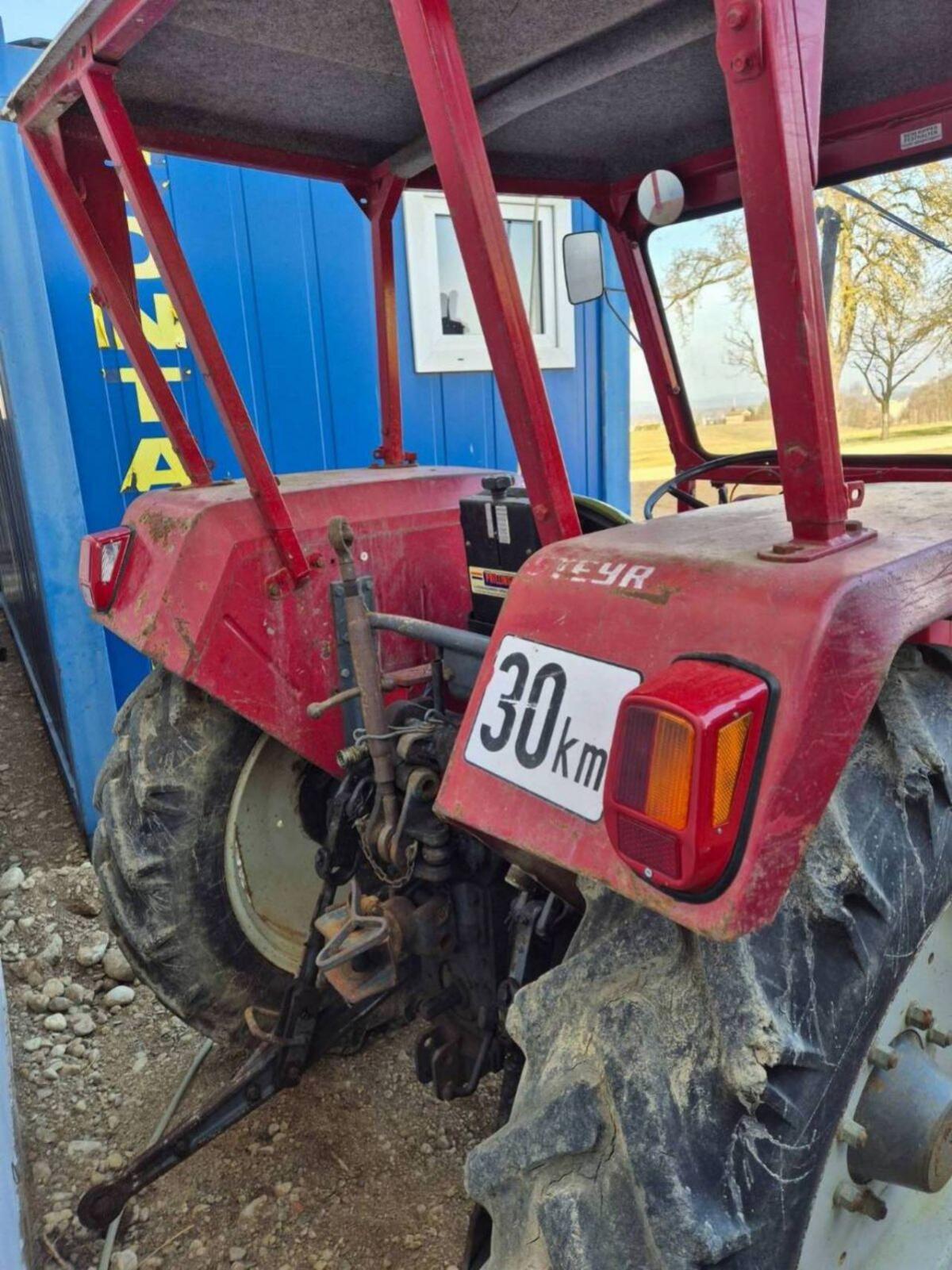 Steyr 650 mit Hydrac Frontlader 3