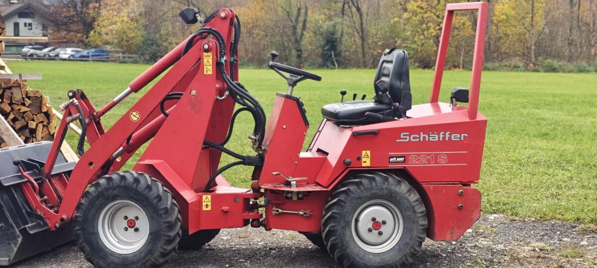 Hoflader Schäffer 221S, Bj. 2006, 1.867 Bstd., Radlader 2