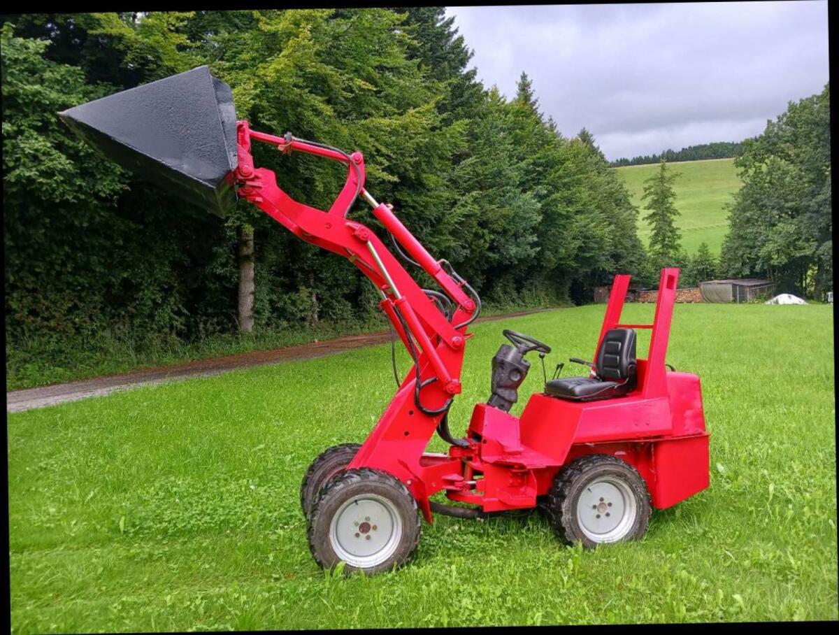 Verkaufe gebrauchten Hoftrac Weidemann 1230 mit neuem Motor 2