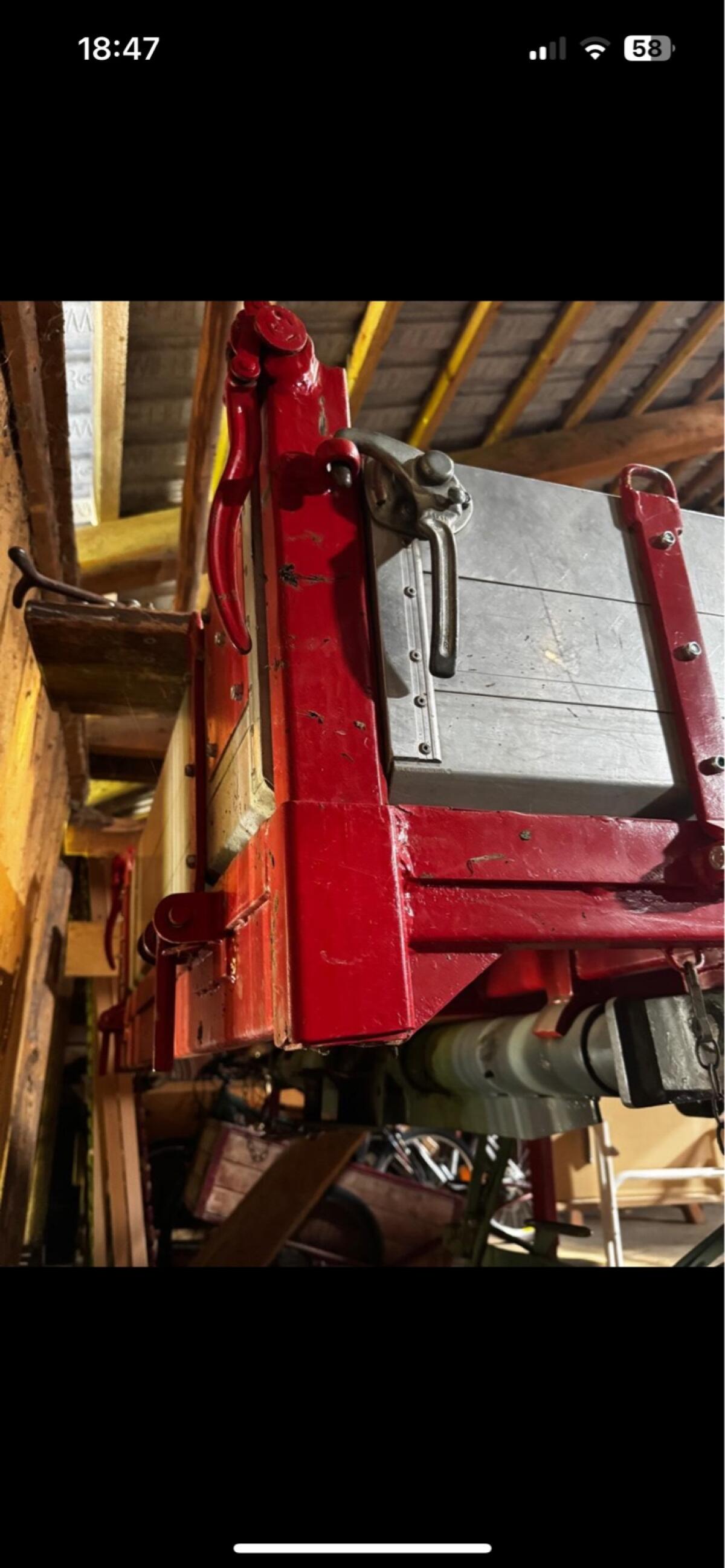 Dreiseitenkipper Lindner 3500, kurzer Radstand 3