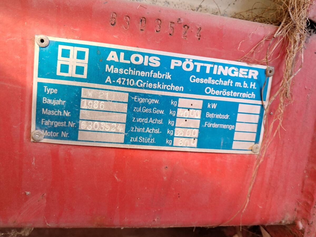 Pöttinger Ladewagen 3