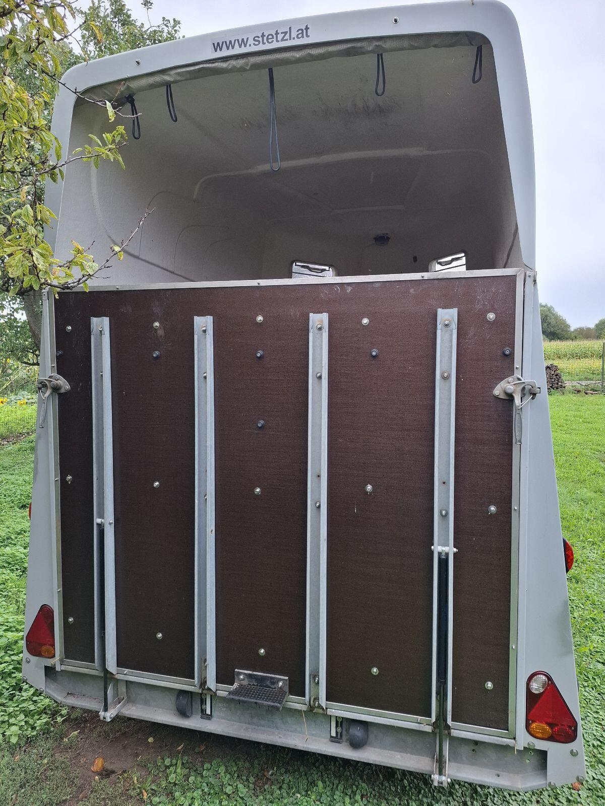 Pferdeanhänger 2