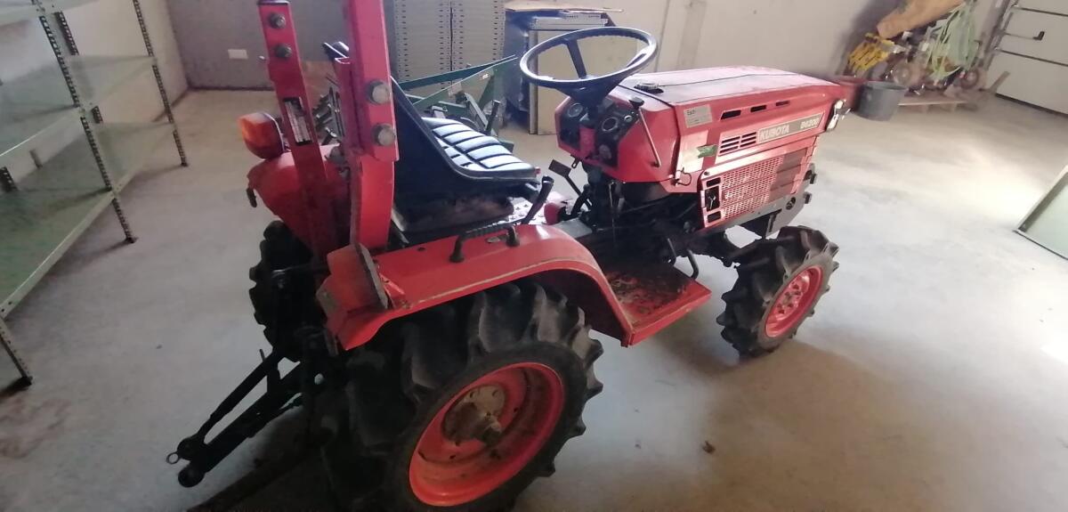 Kubota B6200 4WD - Minitraktor 1