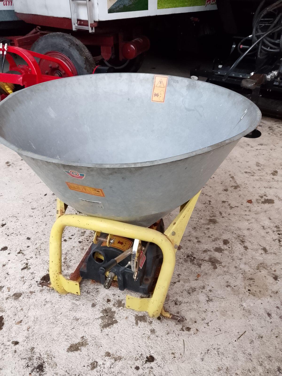 Verkaufe Gamberini Kunstdüngerstreuer mit Möscher 1