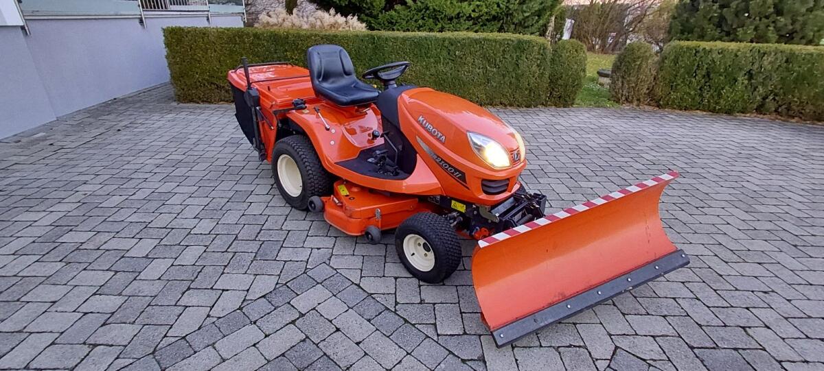 Kubota GR2100II Allrad Schneeschild Winterdienst 2