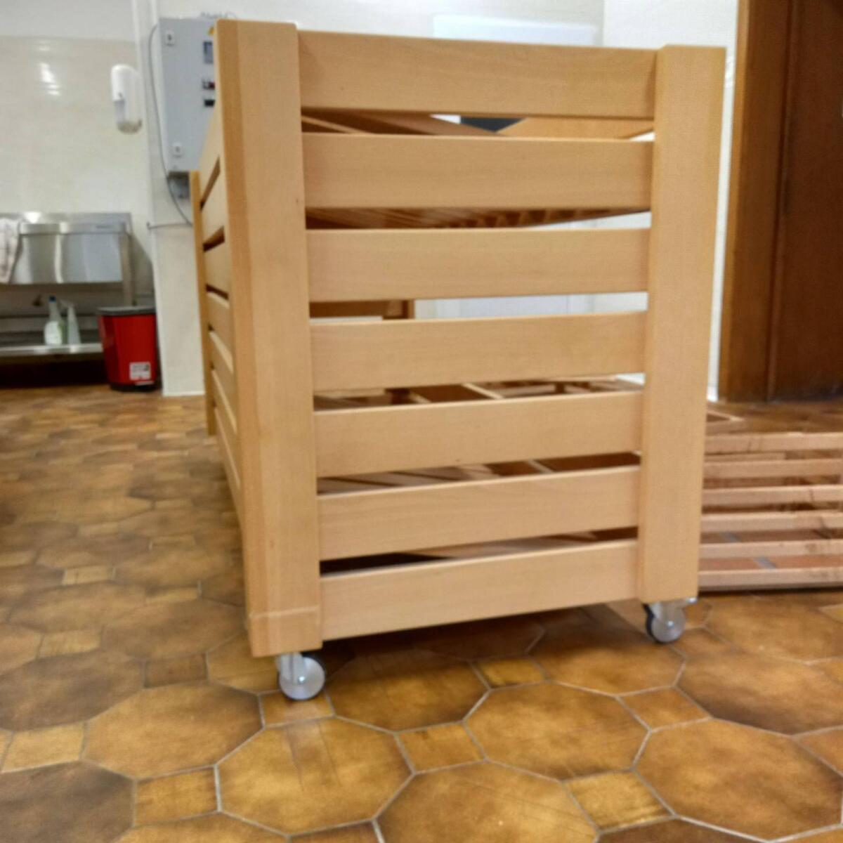 Verkaufstisch Rolltisch Verkaufseinrichtung 3