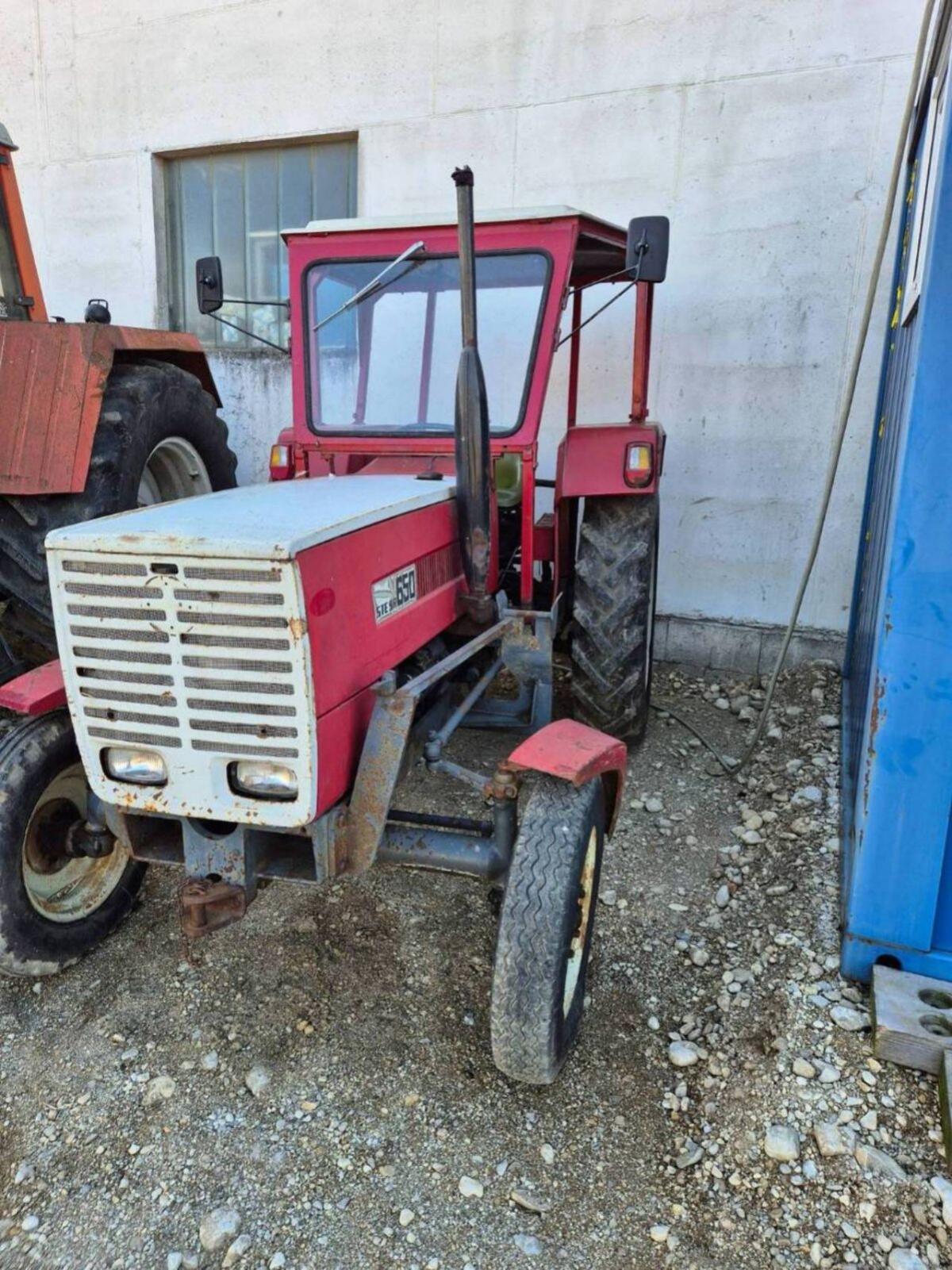 Steyr 650 mit Hydrac Frontlader 2