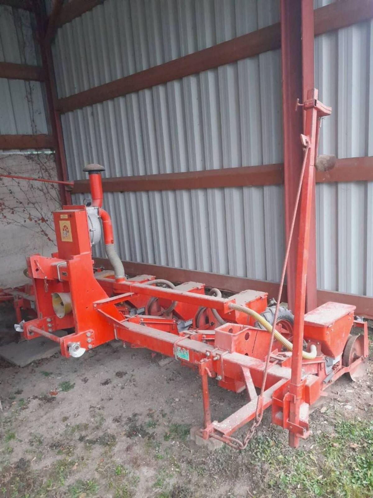 Becker 6-reihiger Maissetzer 2