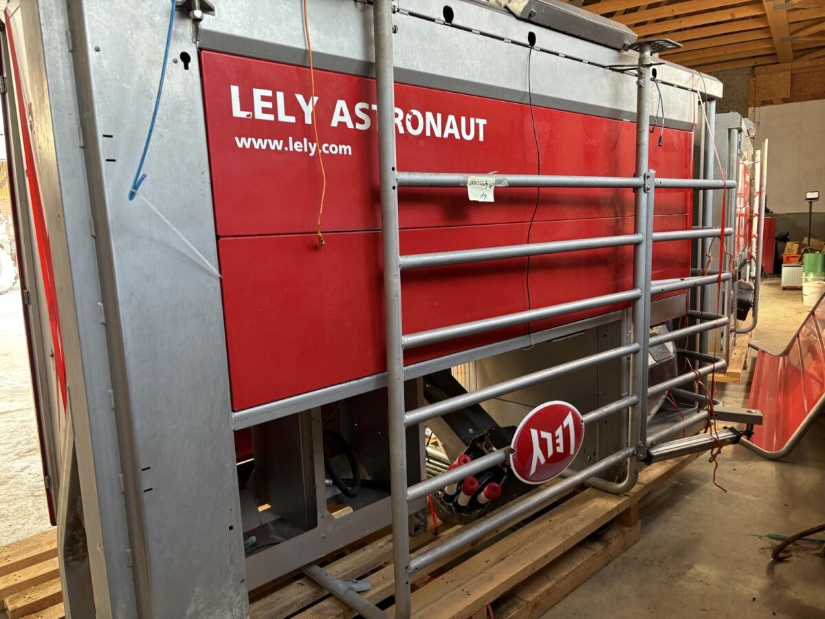 Melkroboter Lely A4 2017 links, komplette Anlage 3