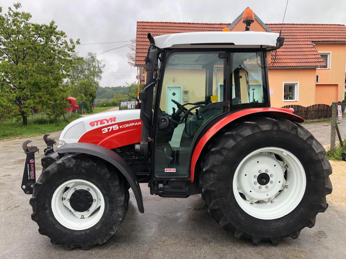 Steyr 375 Traktor 1