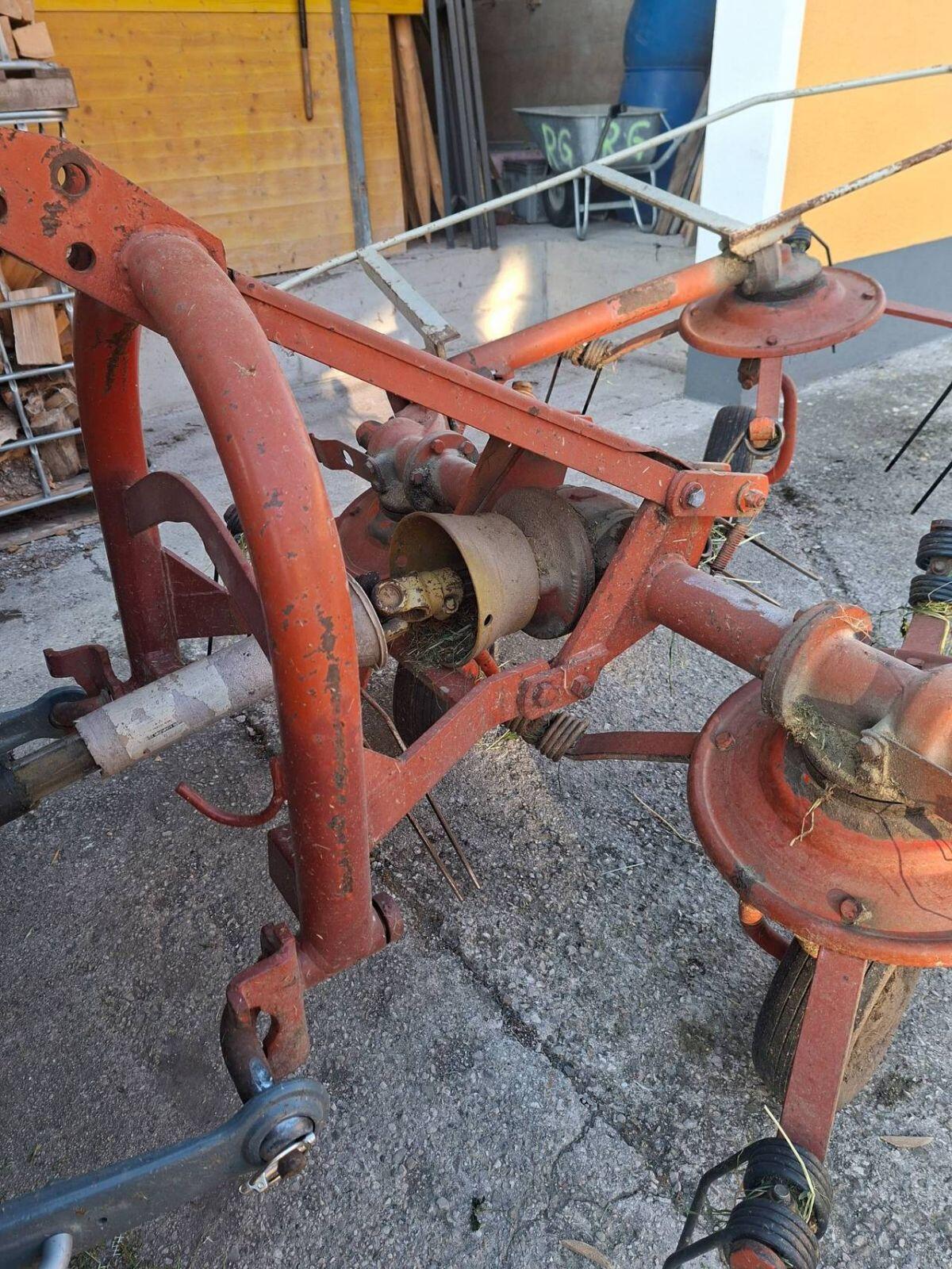 Verkaufe Kuhn Kreiselheuer 2