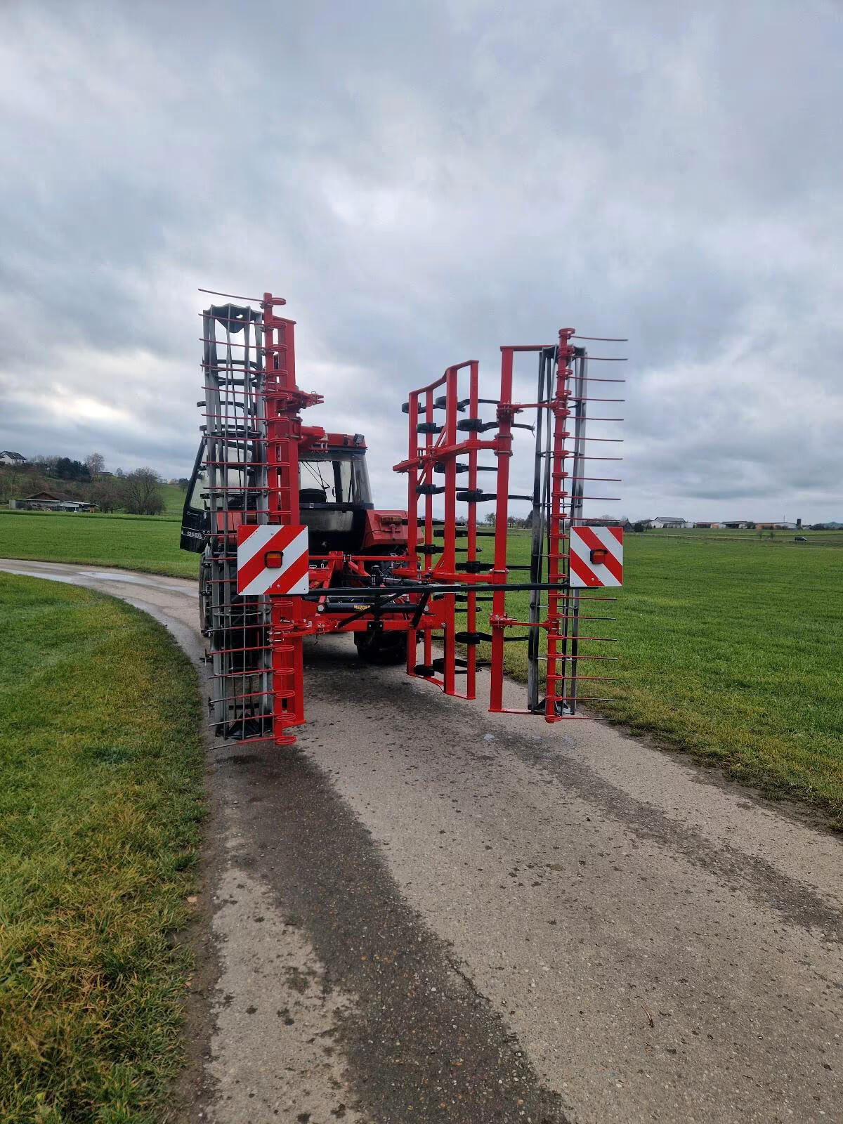 POM Metzger Leichtgrubber 6m 1