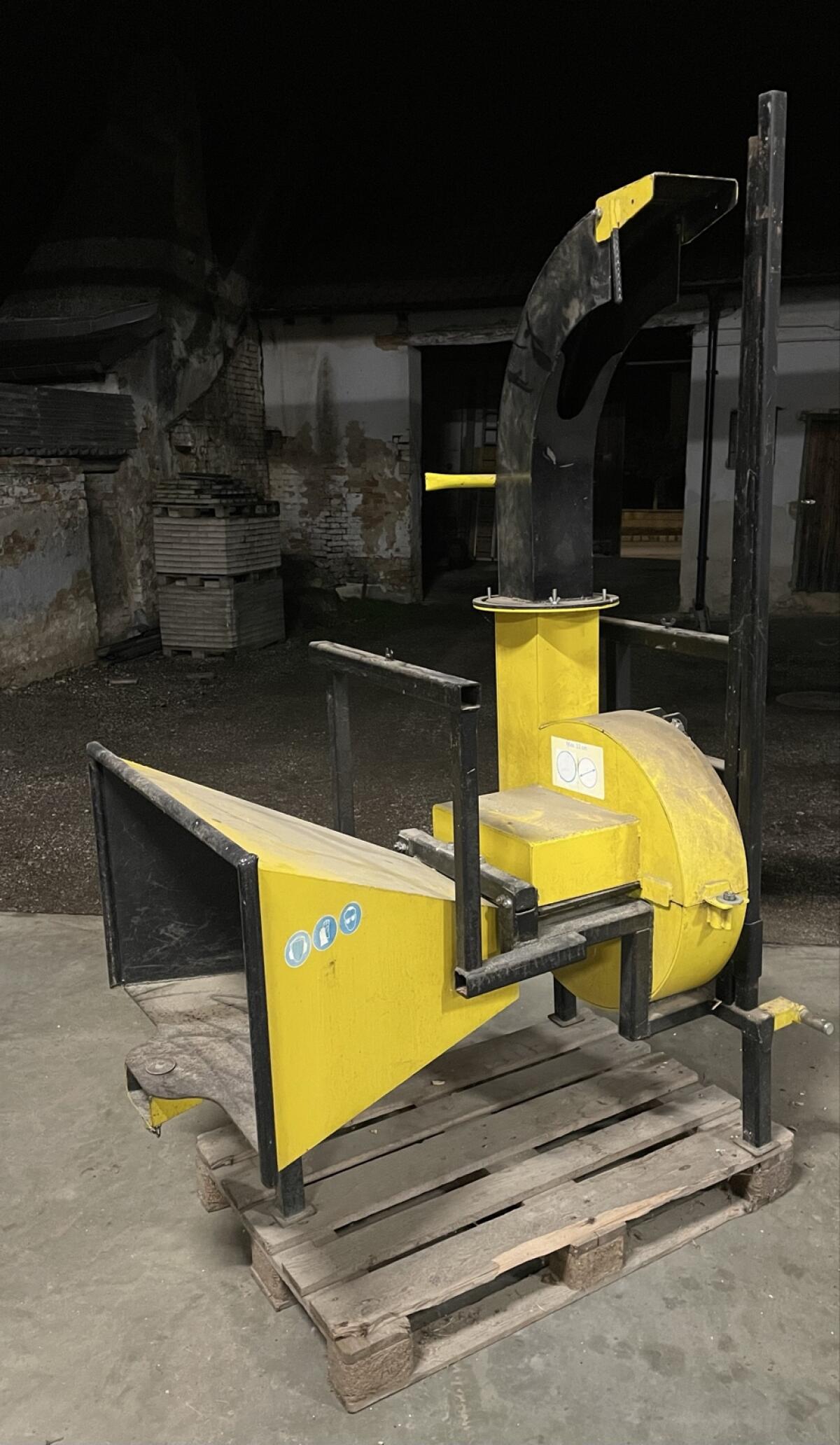 Holzhäcksler Grobhäcksler 1