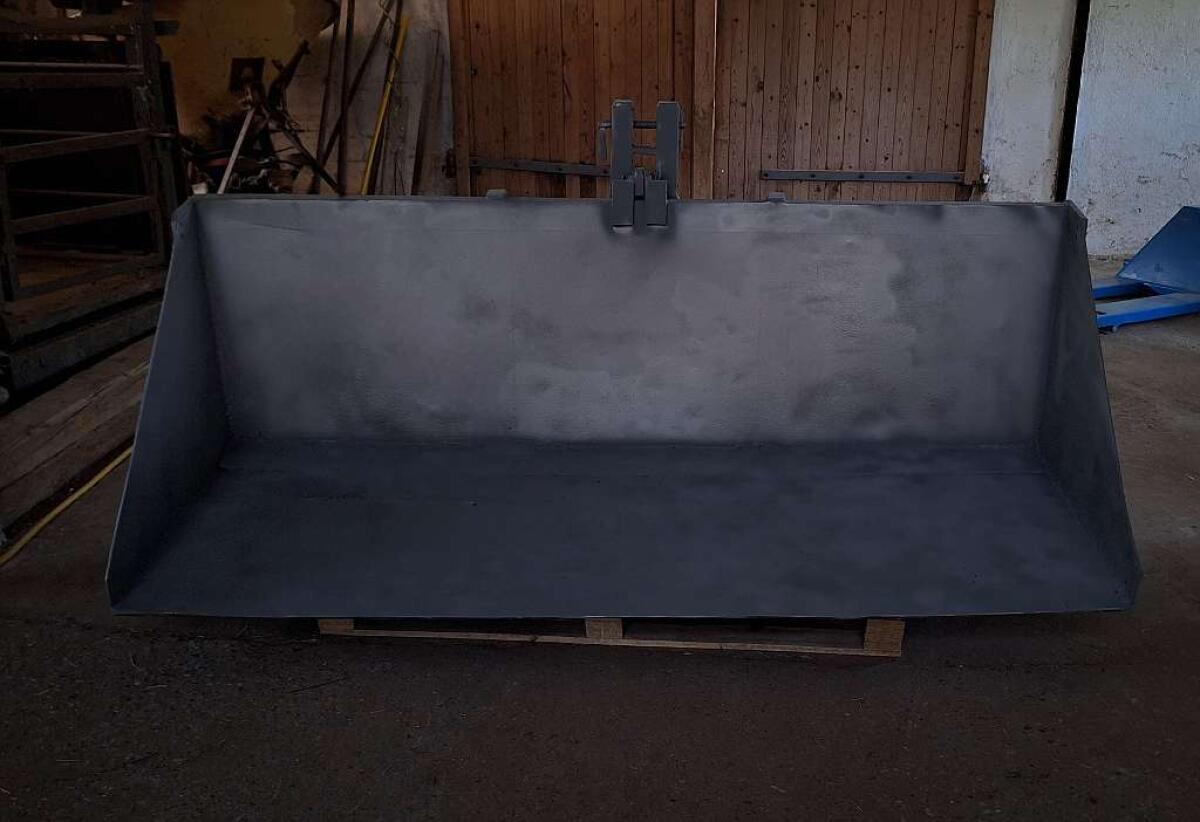 Mechanische Kippmulde, 194 cm Breite 1