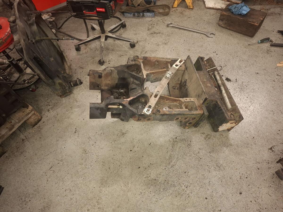 Vorderachsbock 9000 Steyr 2