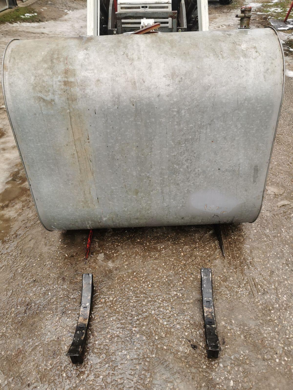 1.000 l Dieseltank 1