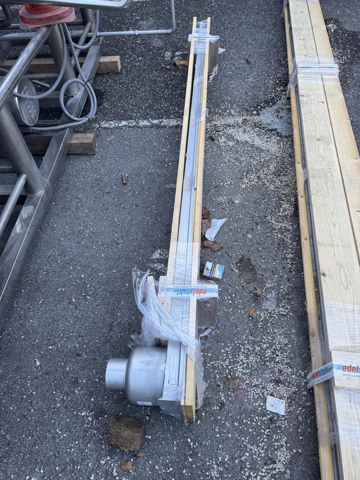 Kastenrinne BIG 250 x 3.000 mm aus Edelstahl 3