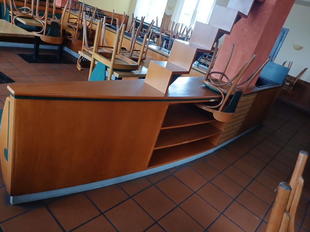 Sessel, Tische, Bänke, Gastronomieeinrichtung 1