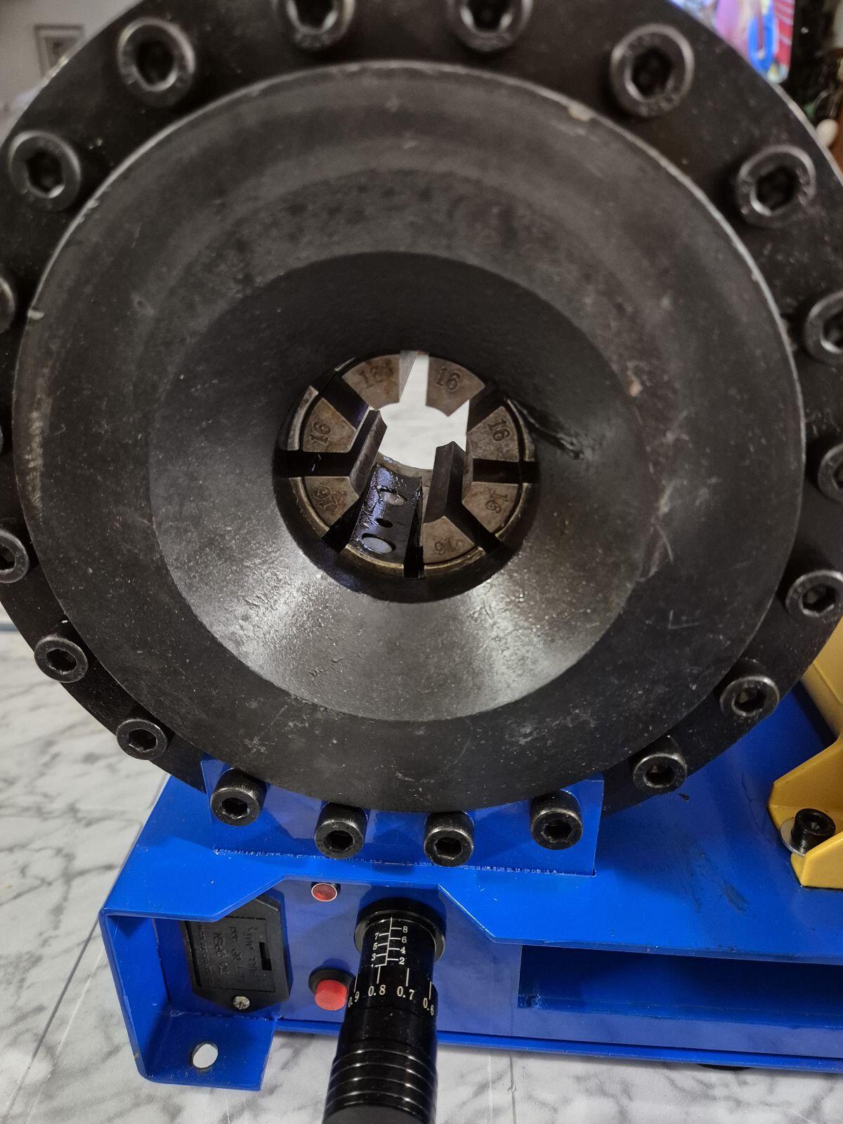 Hydraulik-Schlauchpresse 1