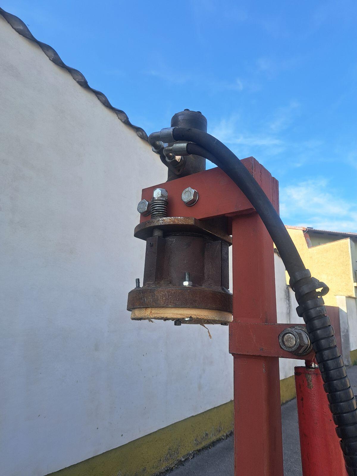 Hydraulische Pfahlramme für Weingarten 2