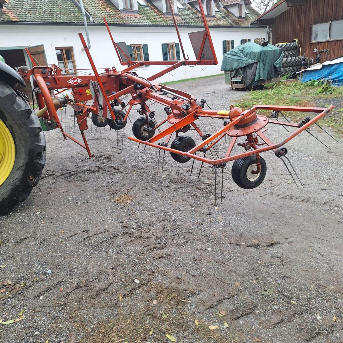 Kuhn GF 6301 Kreiselzettwender 3
