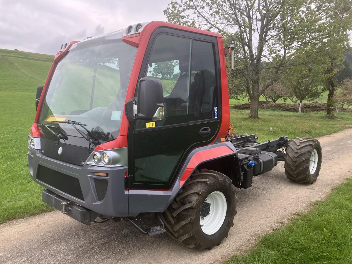 Lindner Unitrac 92 P5 Perkins 2024 Langer Radstand 2