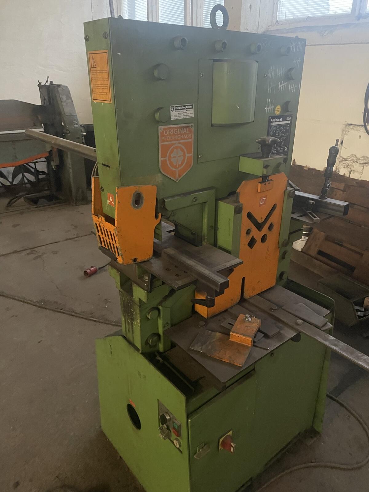 Peddicat 500 Stanze Schere 1