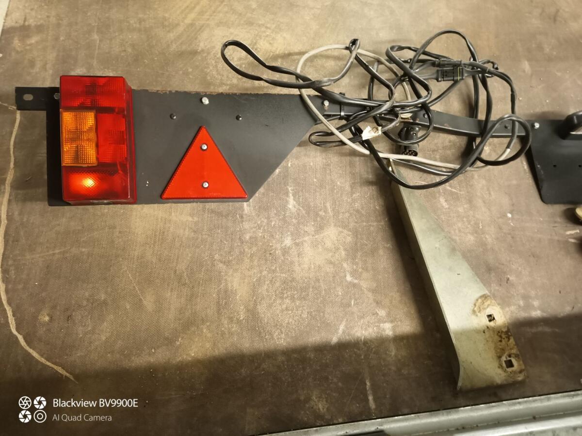 Claas Hecklicht Schmetterling Disco 8550 Rückleuchten 2