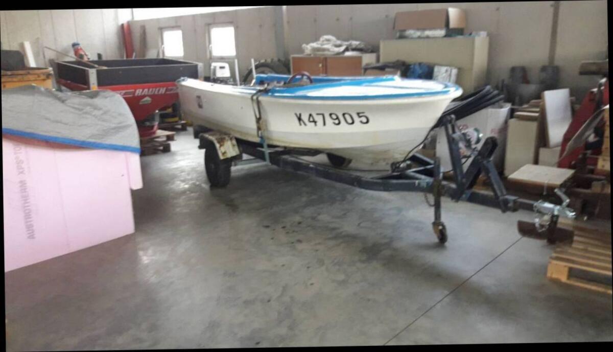 GFK-Boot 5 x 2 m mit 7,4 kW / 10 PS Honda 4-Takt Außenbordmotor 3