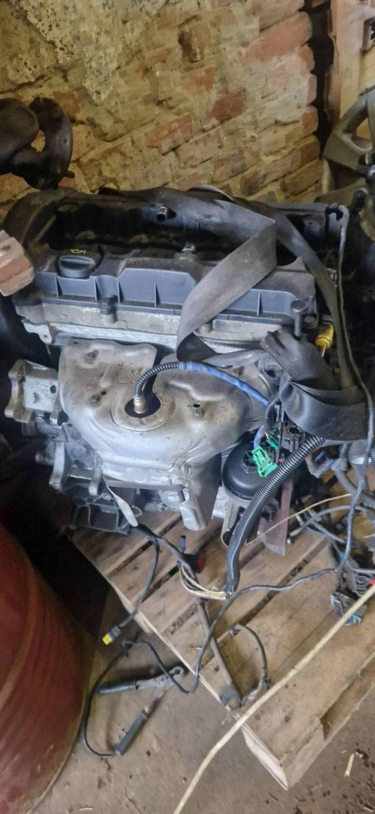 Peugeot Citroen 1.6 Motor 2