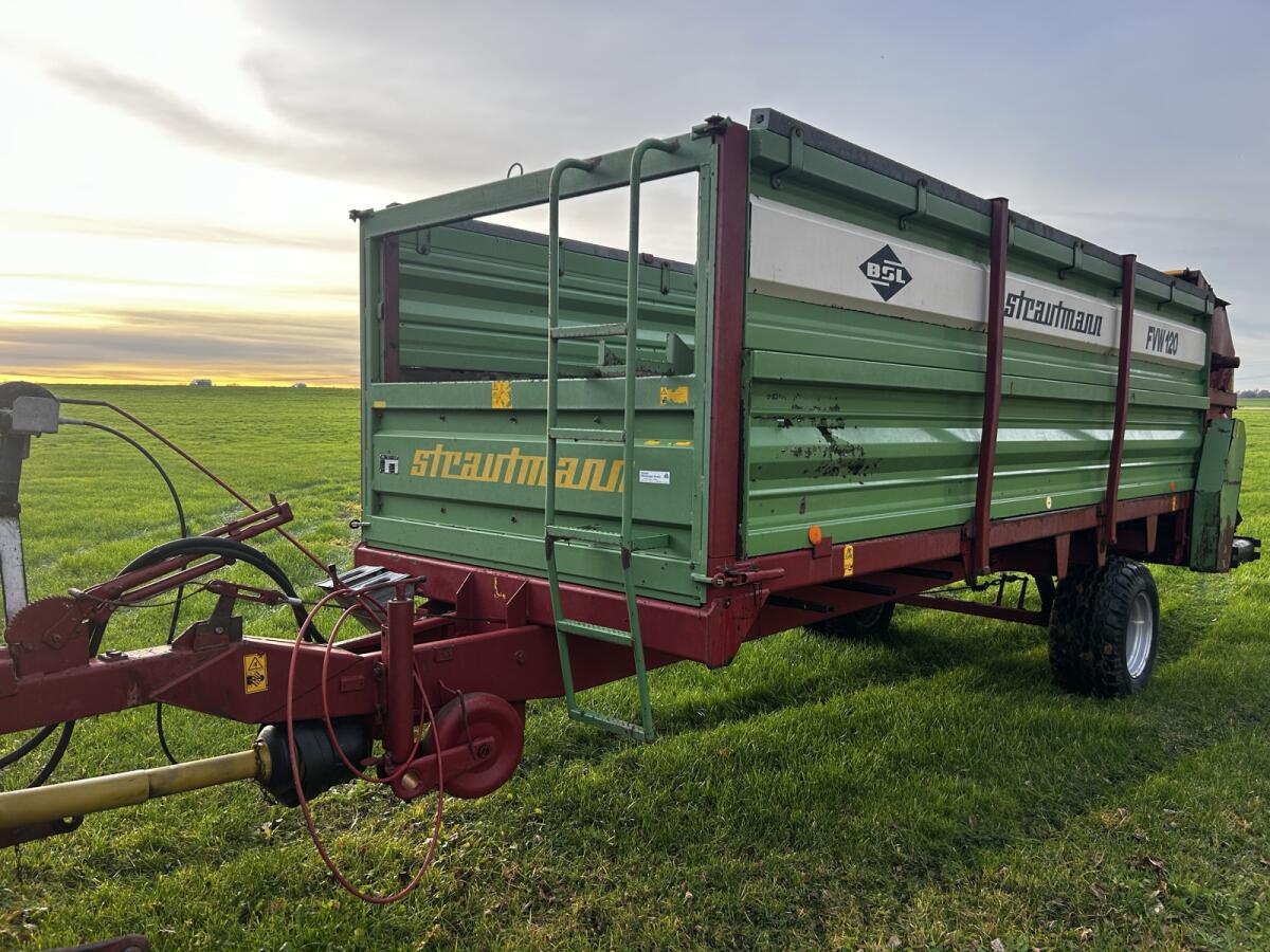 Strautmann Futterverteilwagen, Futterwagen, Brennholzwagen 1