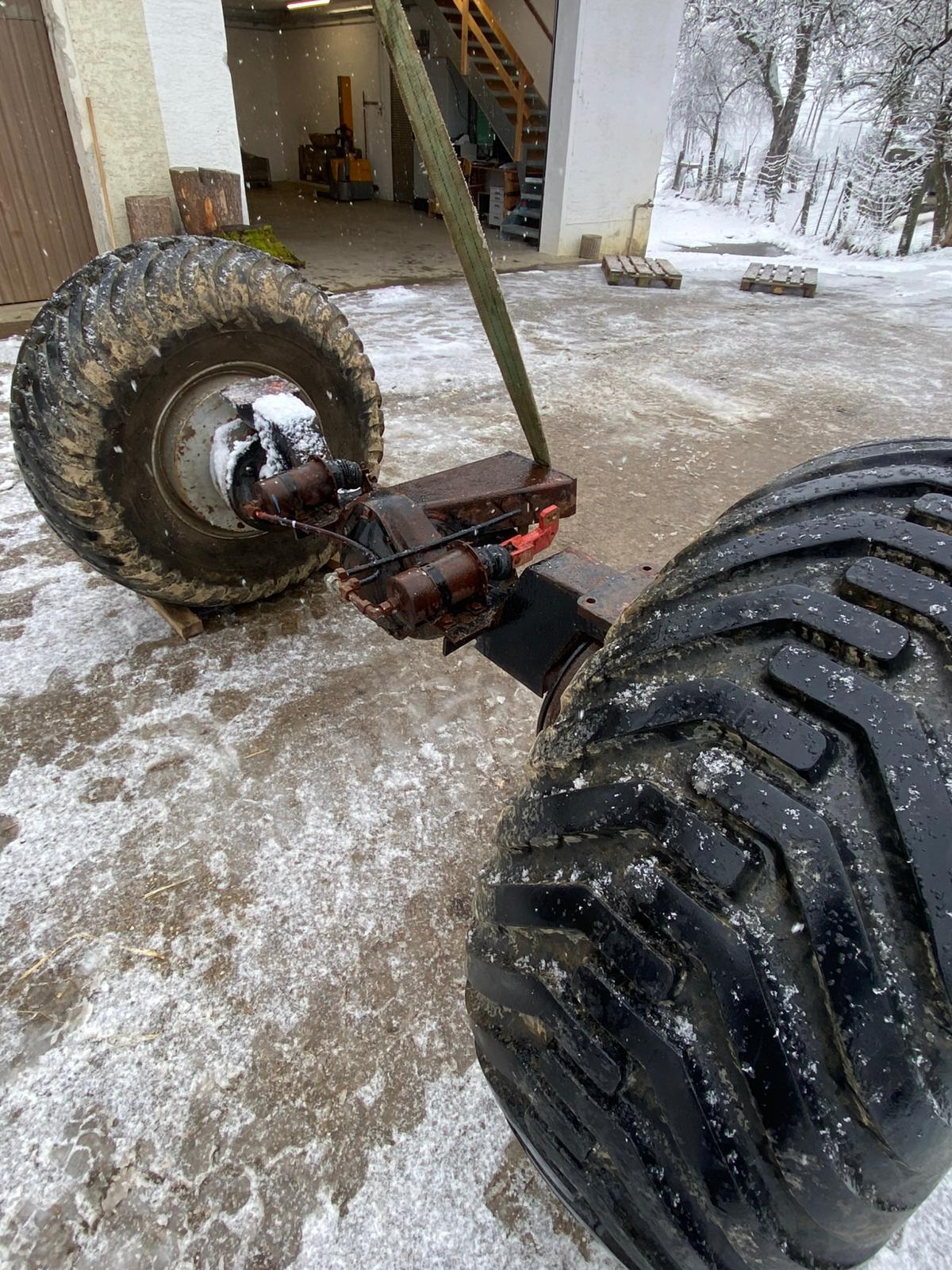 Achse LKW Achse Bergstreuer Reifen 550/60-22,5 2