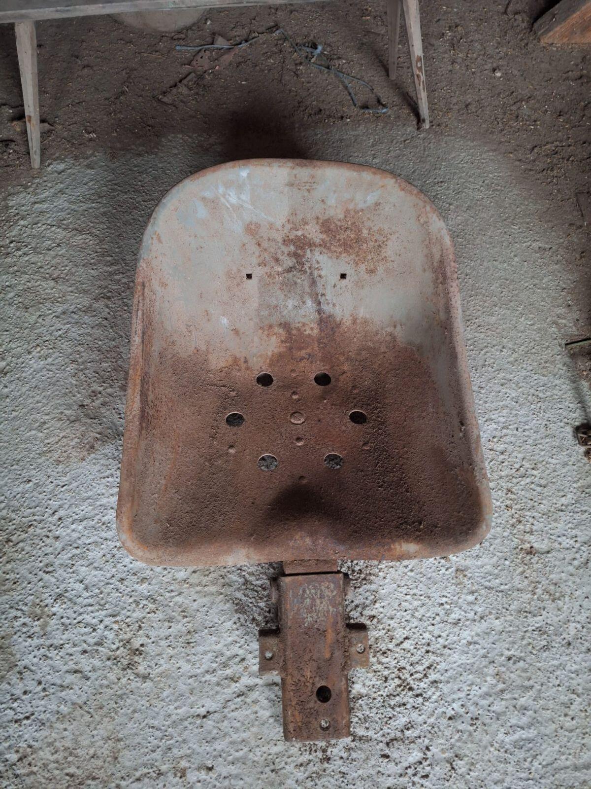 Original Steyr-Sitz passend zu Steyr 190 2