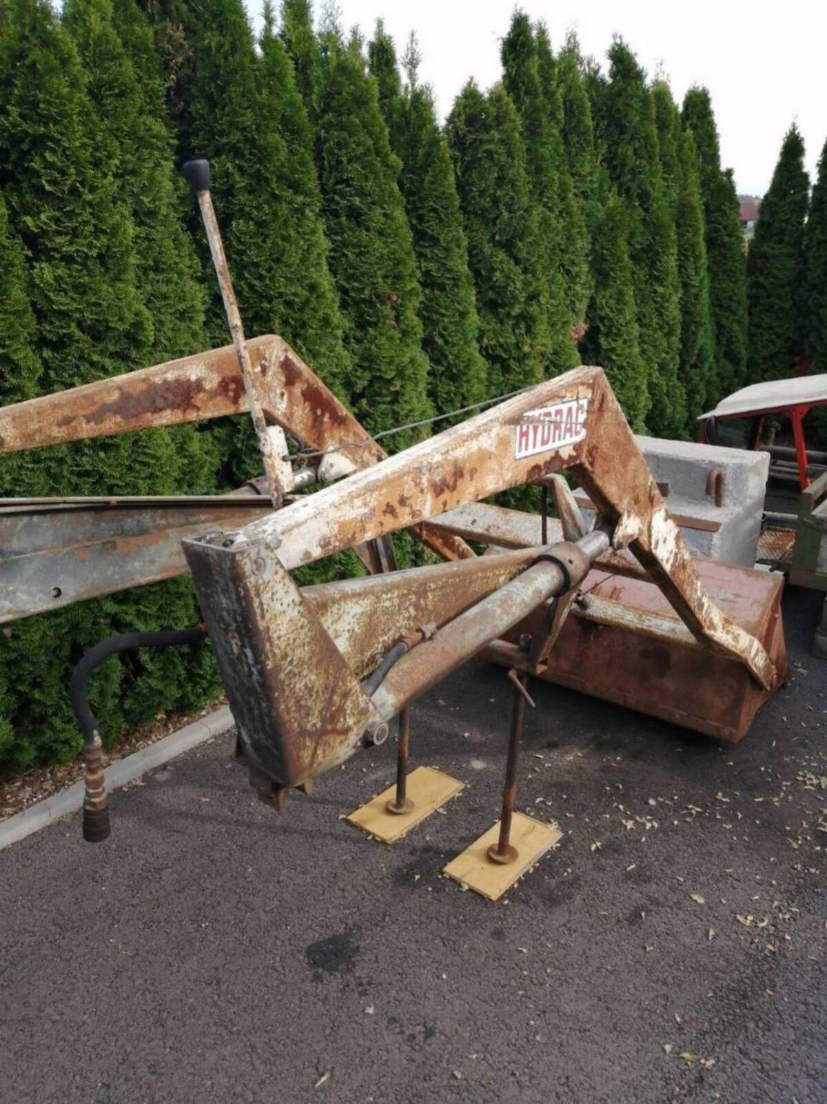 Hydrac Frontlader mit Konsolen 3