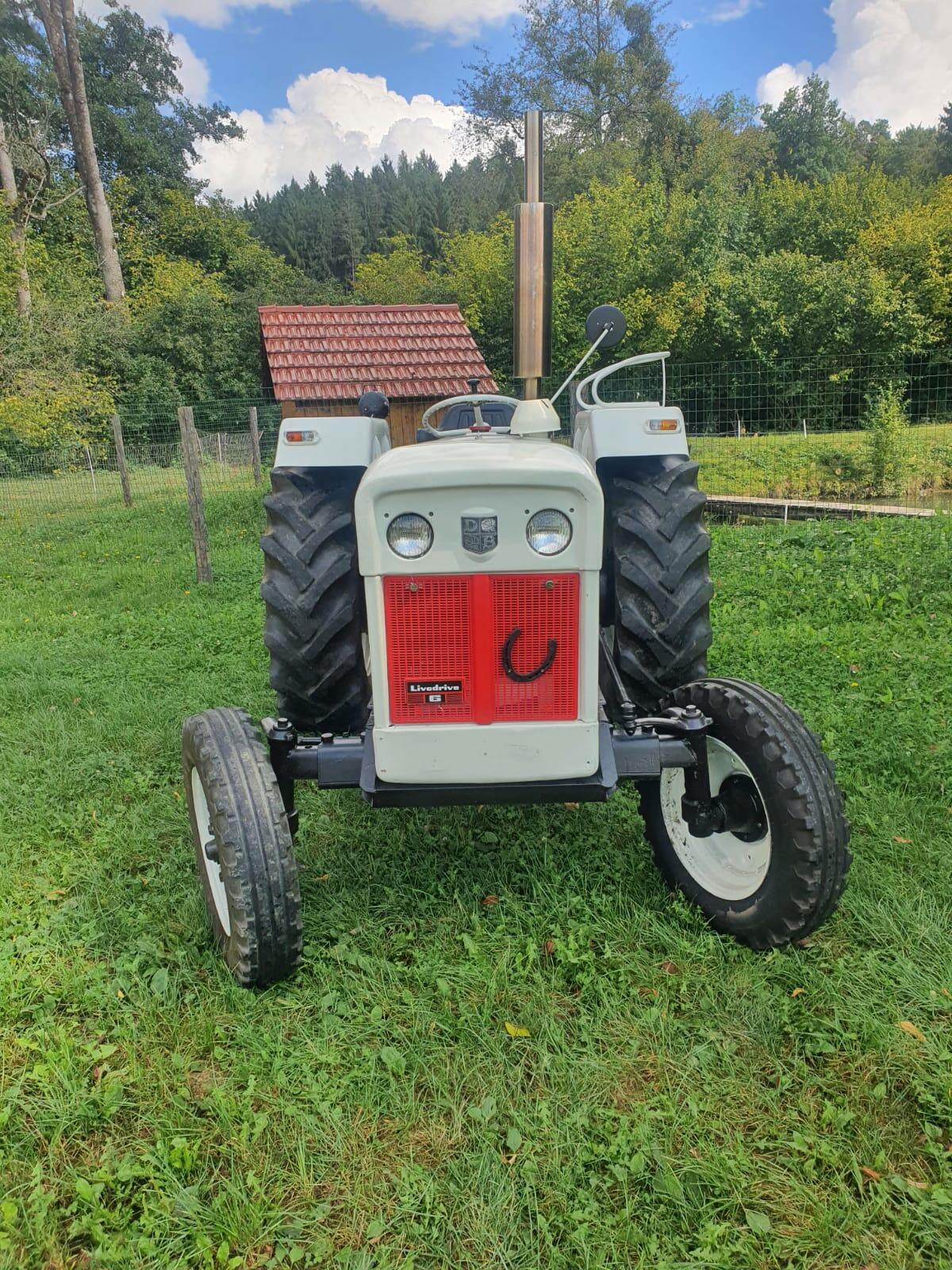 Traktor David Brown 880 2